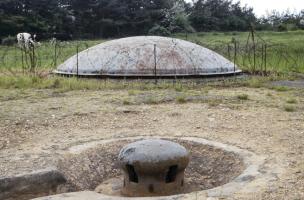 Ligne Maginot - FERMONT - A2 - (Ouvrage d'artillerie) - Bloc 1
Champignon de prise d'air et tourelle de 75 mle 33