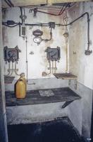Ligne Maginot - FERMONT - A2 - (Ouvrage d'artillerie) - Entrée des hommes
Le local récepteurs radio. Ce local était doté de deux postes récepteurs TSF