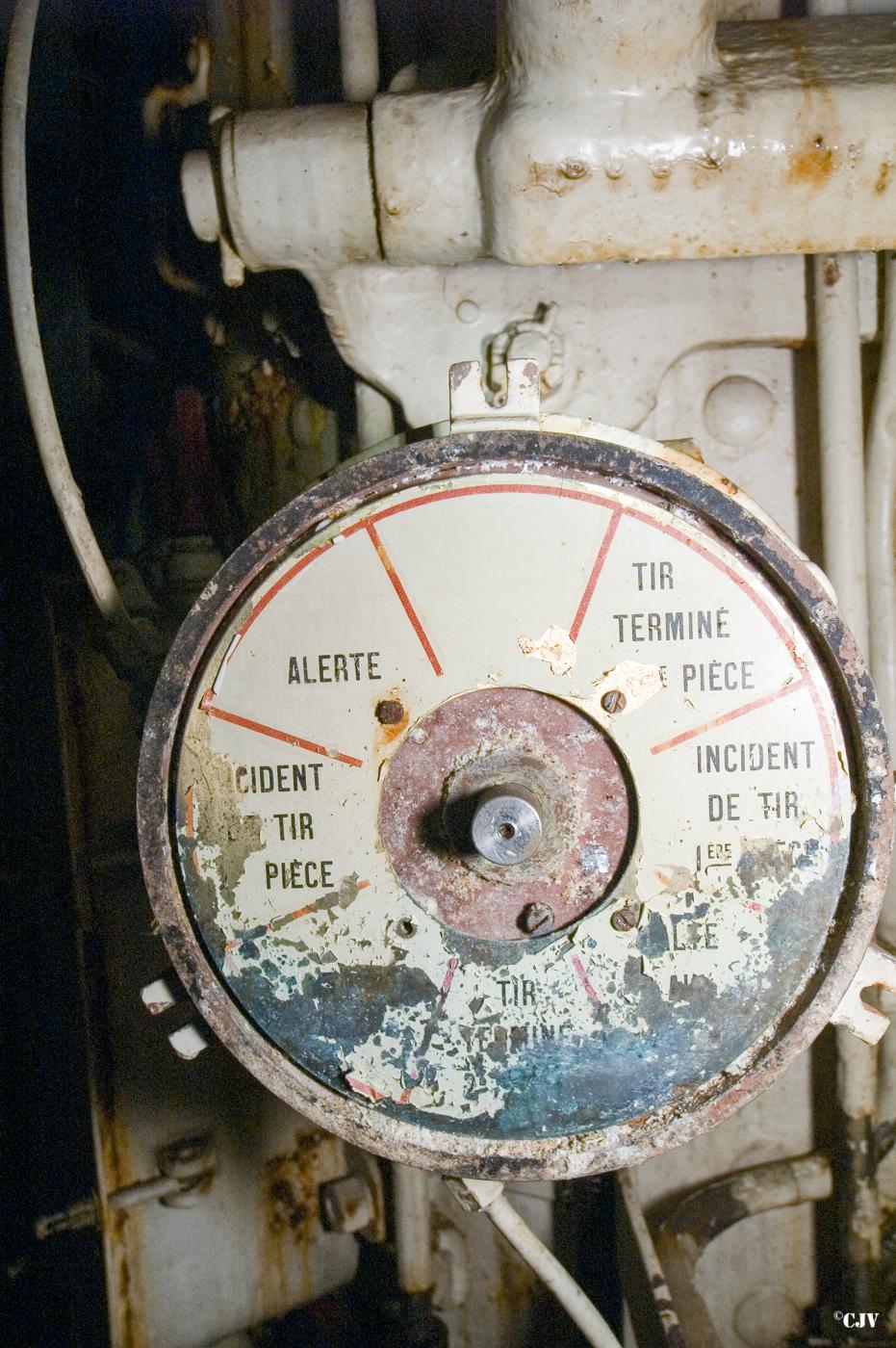 Ligne Maginot - MOLVANGE - A9 - (Ouvrage d'artillerie) - Bloc 3
Tourelle de 81 mm
Transmetteur d'ordres Téléflex - Lia VERMEULEN