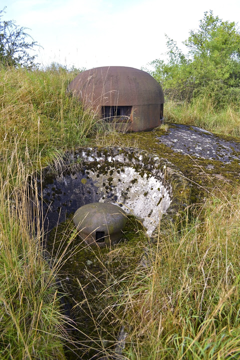 Ligne Maginot - MOLVANGE - A9 - (Ouvrage d'artillerie) - Bloc 4 
Cloche GFM et champignon blindé de prise d'air du bloc - PAVEL Jan