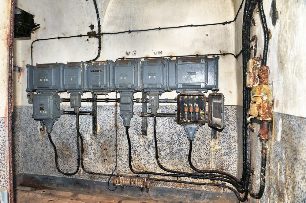 Ligne Maginot - MOLVANGE - A9 - (Ouvrage d'artillerie) - Bloc 5
Le tableau divisionnaire du bloc - GOERGEN Claude