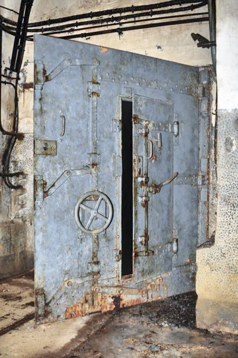 Ligne Maginot - MOLVANGE - A9 - (Ouvrage d'artillerie) - Bloc 5
Porte étanche du sas d'accès au bloc - GOERGEN Claude