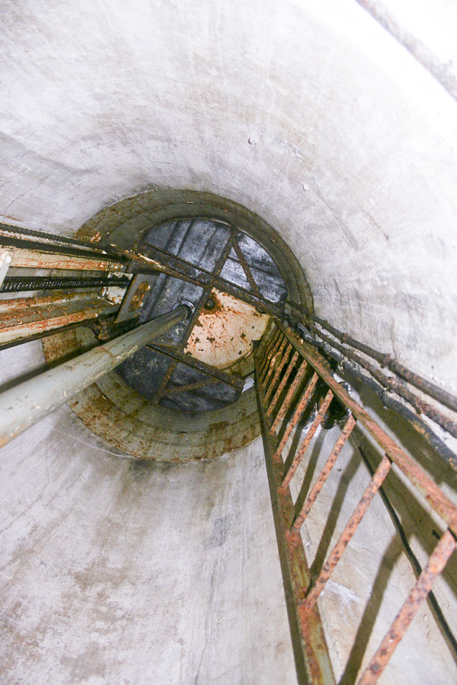 Ligne Maginot - MOLVANGE - A9 - (Ouvrage d'artillerie) - Bloc 8
Intérieur d'une des cloches GFM - Michel Teiten