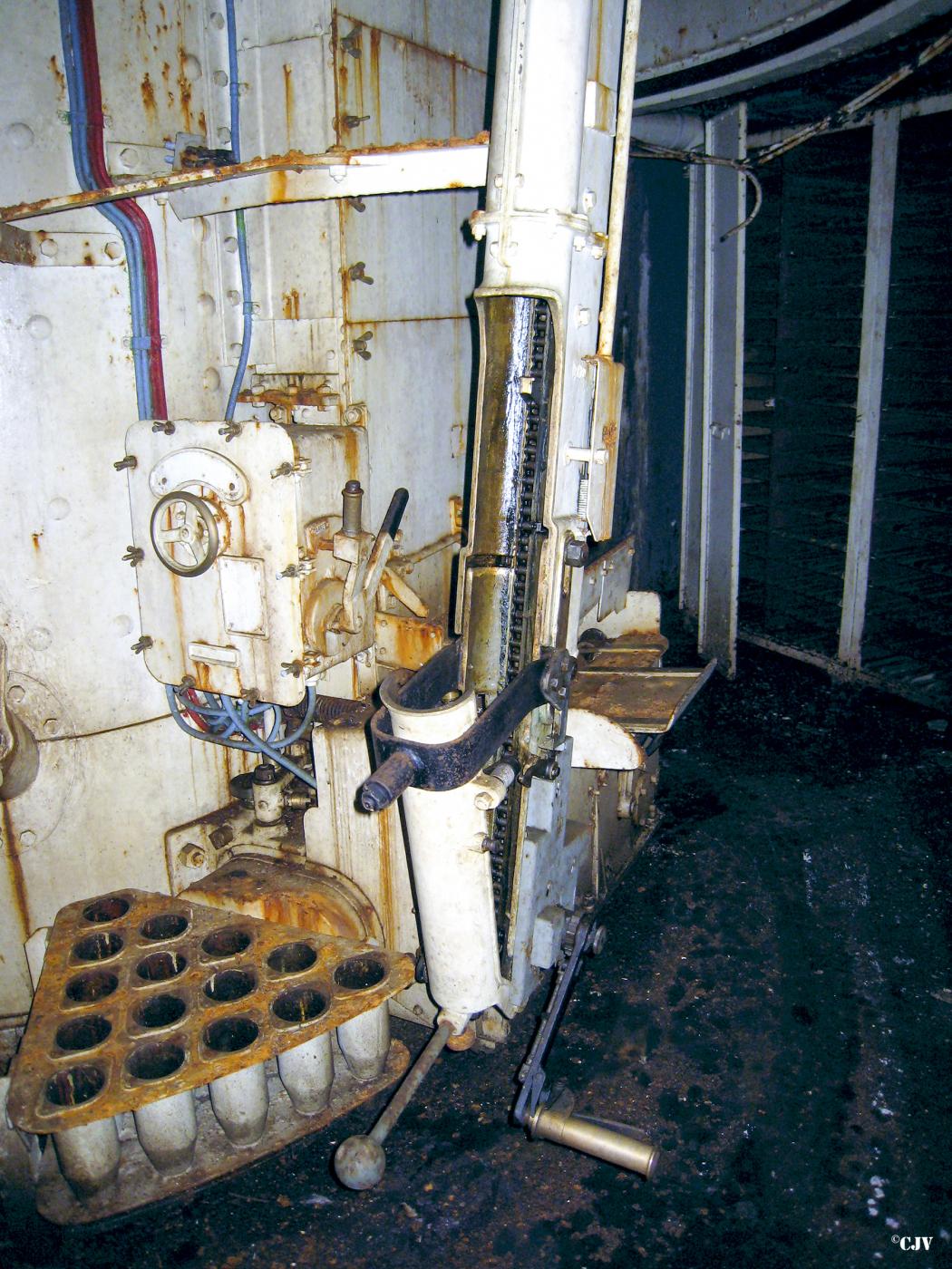 Ligne Maginot - MOLVANGE - A9 - (Ouvrage d'artillerie) - Bloc 10
Tourelle de 75 mle 33 - Lia VERMEULEN