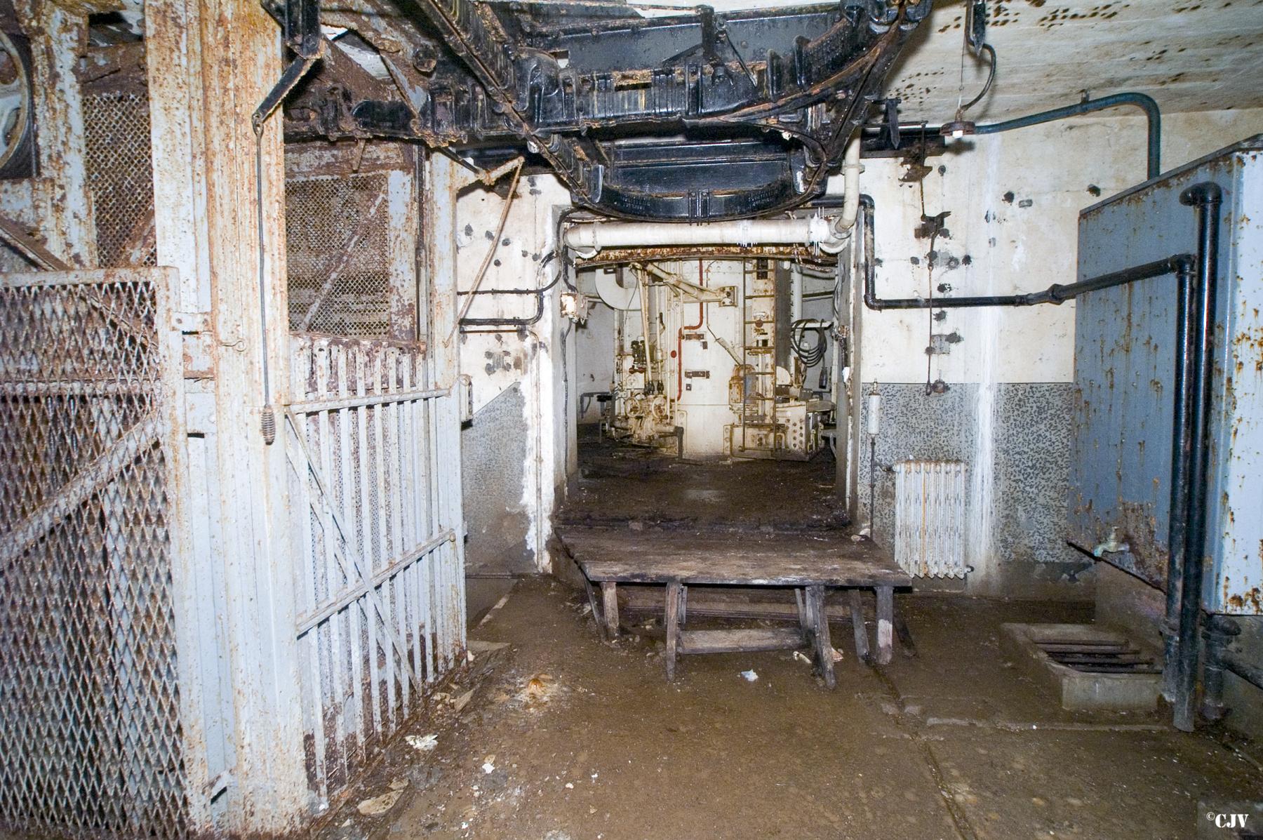 Ligne Maginot - MOLVANGE - A9 - (Ouvrage d'artillerie) - Bloc 10
Etage supérieur - Lia VERMEULEN