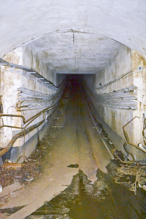 Ligne Maginot - MOLVANGE - A9 - (Ouvrage d'artillerie) - Bas du plan incliné descendant - PAVEL Jan