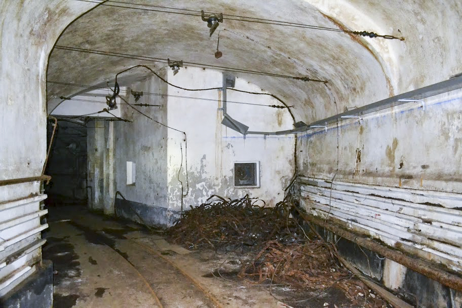 Ligne Maginot - MOLVANGE - A9 - (Ouvrage d'artillerie) - Blockhaus dans la galerie - PAVEL Jan