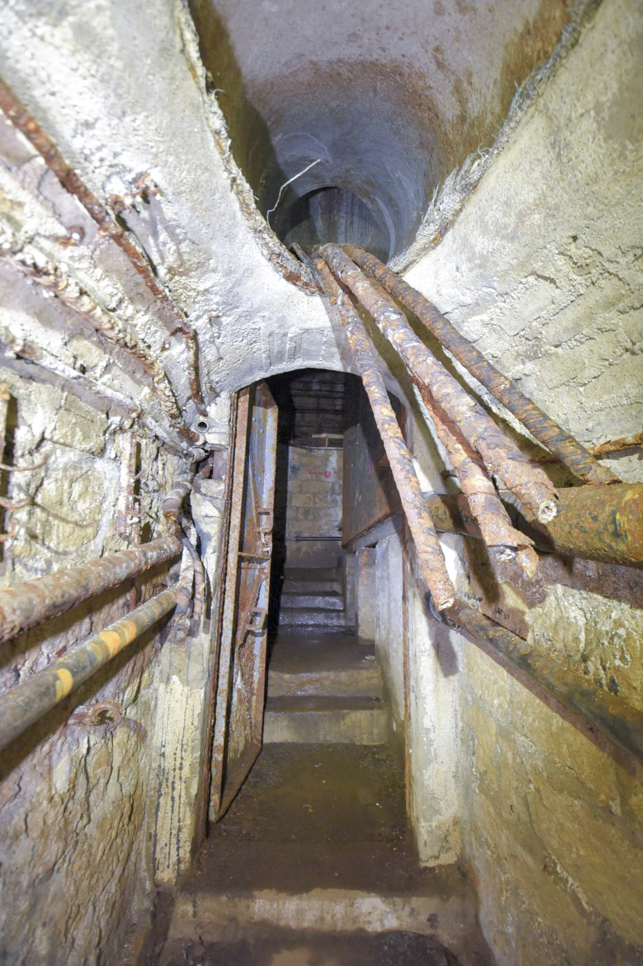 Ligne Maginot - MOLVANGE - A9 - (Ouvrage d'artillerie) - Accès aux citernes et a l'usine électrique - Ludovic KNAPP