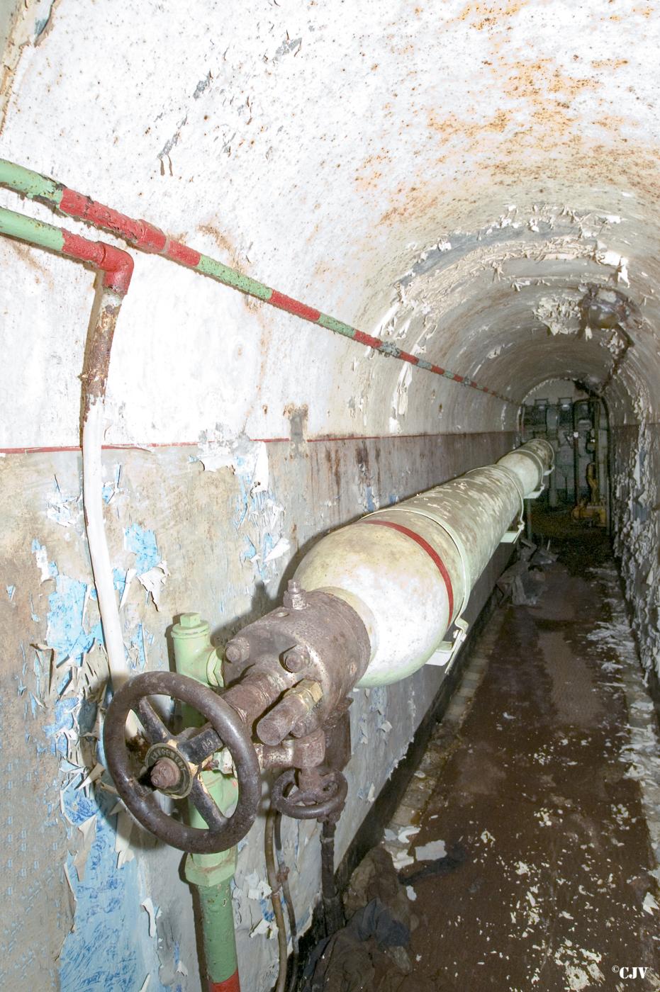Ligne Maginot - MOLVANGE - A9 - (Ouvrage d'artillerie) - L'usine électrique
Les bouteilles d'air comprimé pour le lancement des moteurs - Lia VERMEULEN