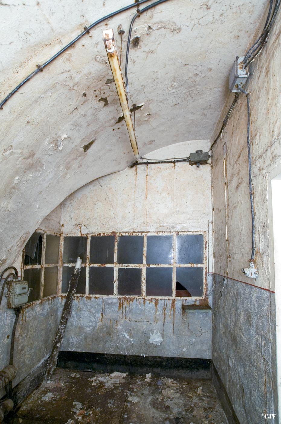 Ligne Maginot - MOLVANGE - A9 - (Ouvrage d'artillerie) - L'usine
Le bureau du chef de l'usine - Lia VERMEULEN