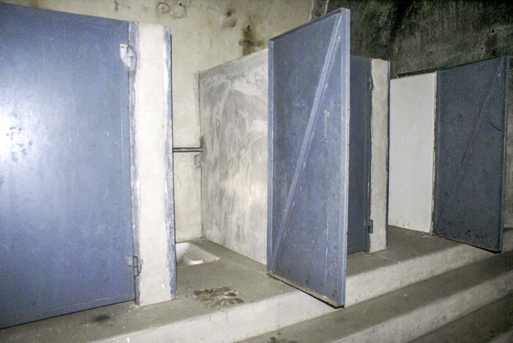 Ligne Maginot - MOLVANGE - A9 - (Ouvrage d'artillerie) - Casernement
Latrines - Michel Teiten