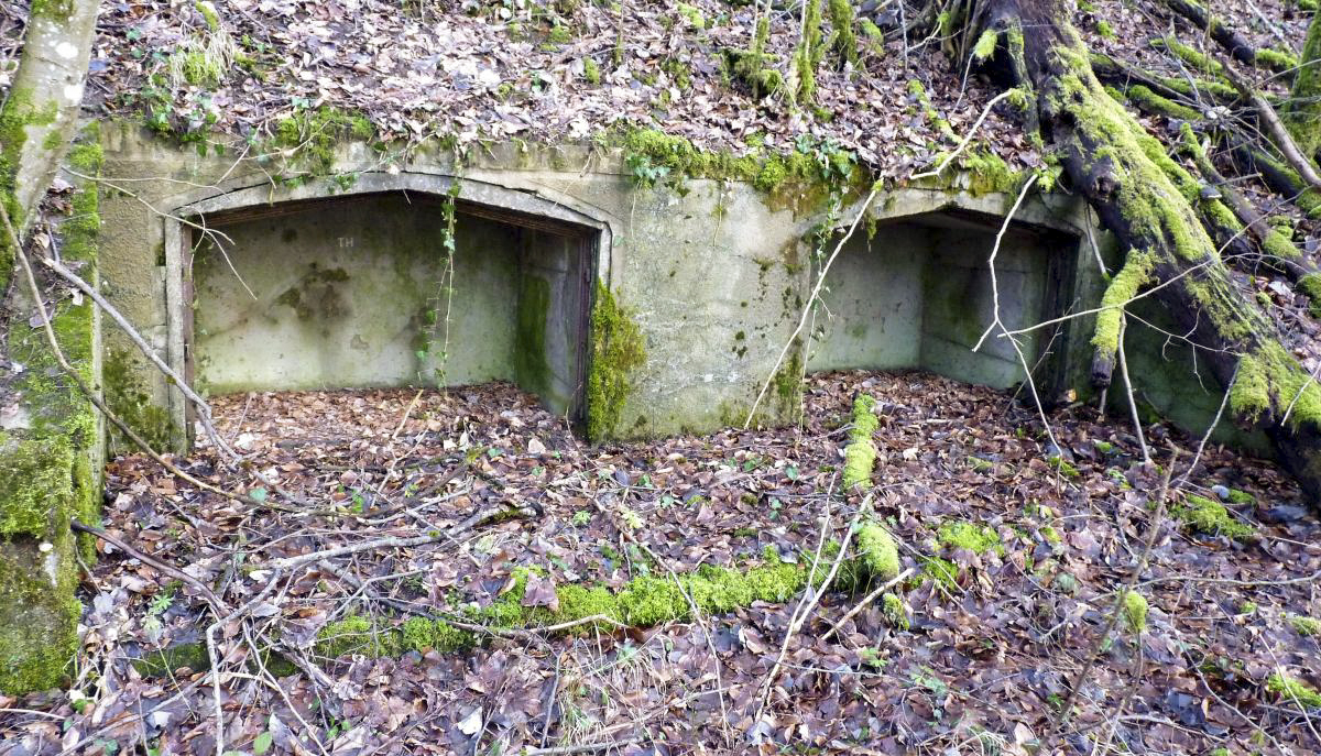 Ligne Maginot - MOLVANGE - A9 - (Ouvrage d'artillerie) - Les niches pour le stockage des mines sur le parvis de l'entrée munitions - Aditus