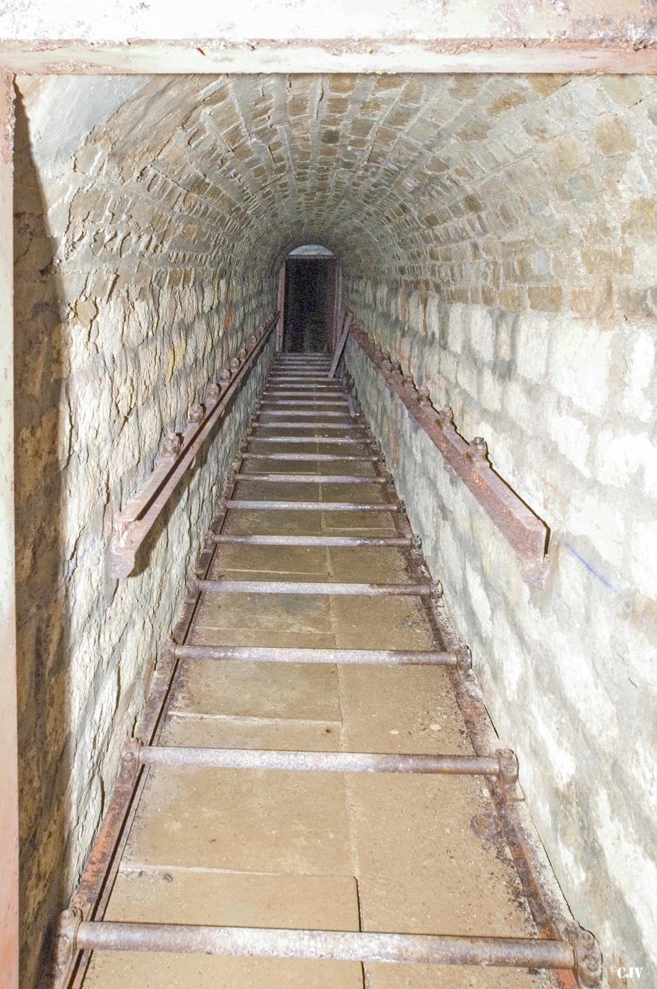 Ligne Maginot - MOLVANGE - A9 - (Ouvrage d'artillerie) - Égout Nord - Lia VERMEULEN
