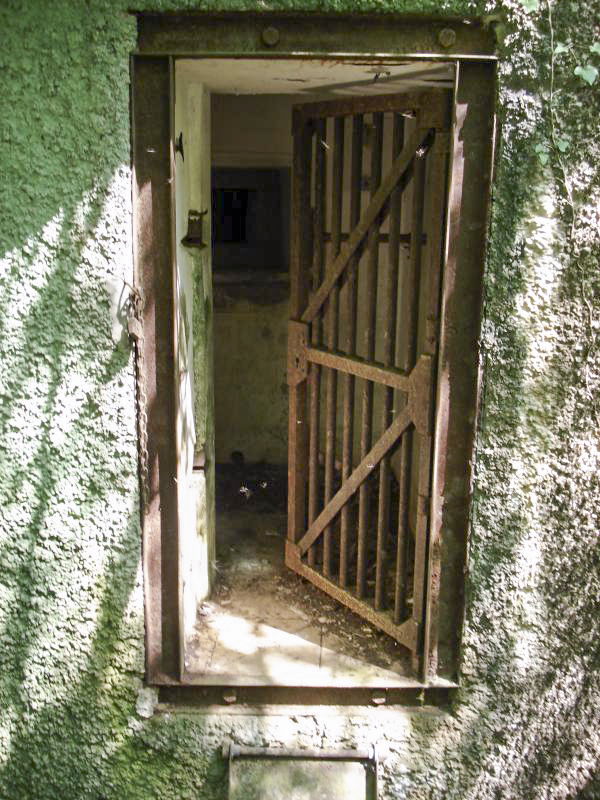 Ligne Maginot - ECOUVIEZ EST - (Casemate d'infanterie - Simple) - L'entrée hommes - R Tucker