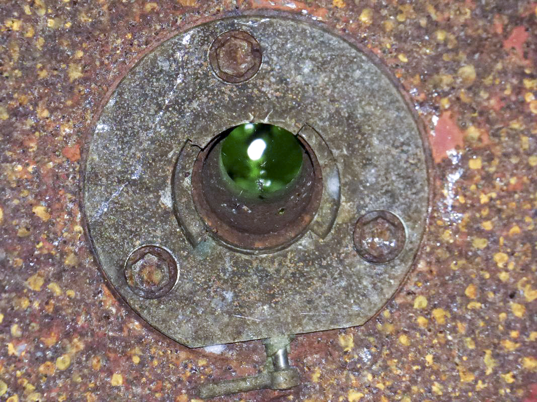 Ligne Maginot - ECOUVIEZ OUEST - (Casemate d'infanterie - Simple) - L'orifice pour le périscope - JMBrams