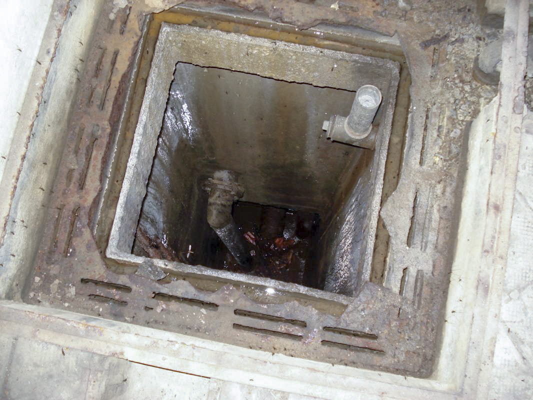 Ligne Maginot - ECOUVIEZ OUEST - (Casemate d'infanterie - Simple) -  - R Tucker