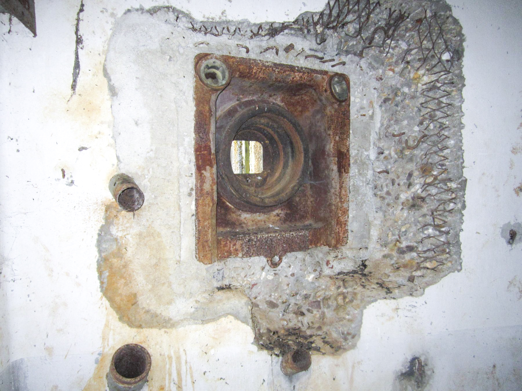 Ligne Maginot - MARGUT - (Casemate d'infanterie - Simple) - Créneau FM type B - Gregory Fuchs