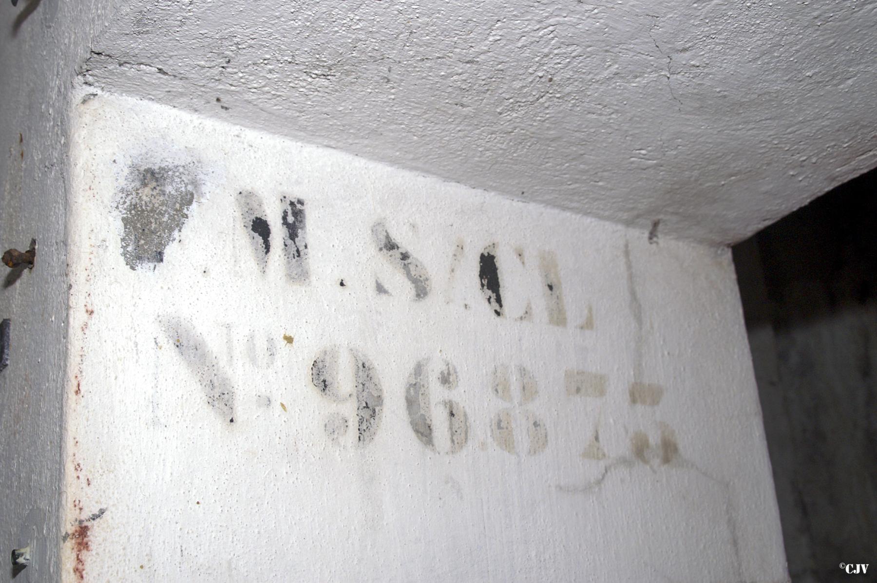 Ligne Maginot - MARGUT - (Casemate d'infanterie - Simple) - Indication du numéro du FM 24-29 devant etre employé dans le créneau de cloche. - Lia VERMEULEN
