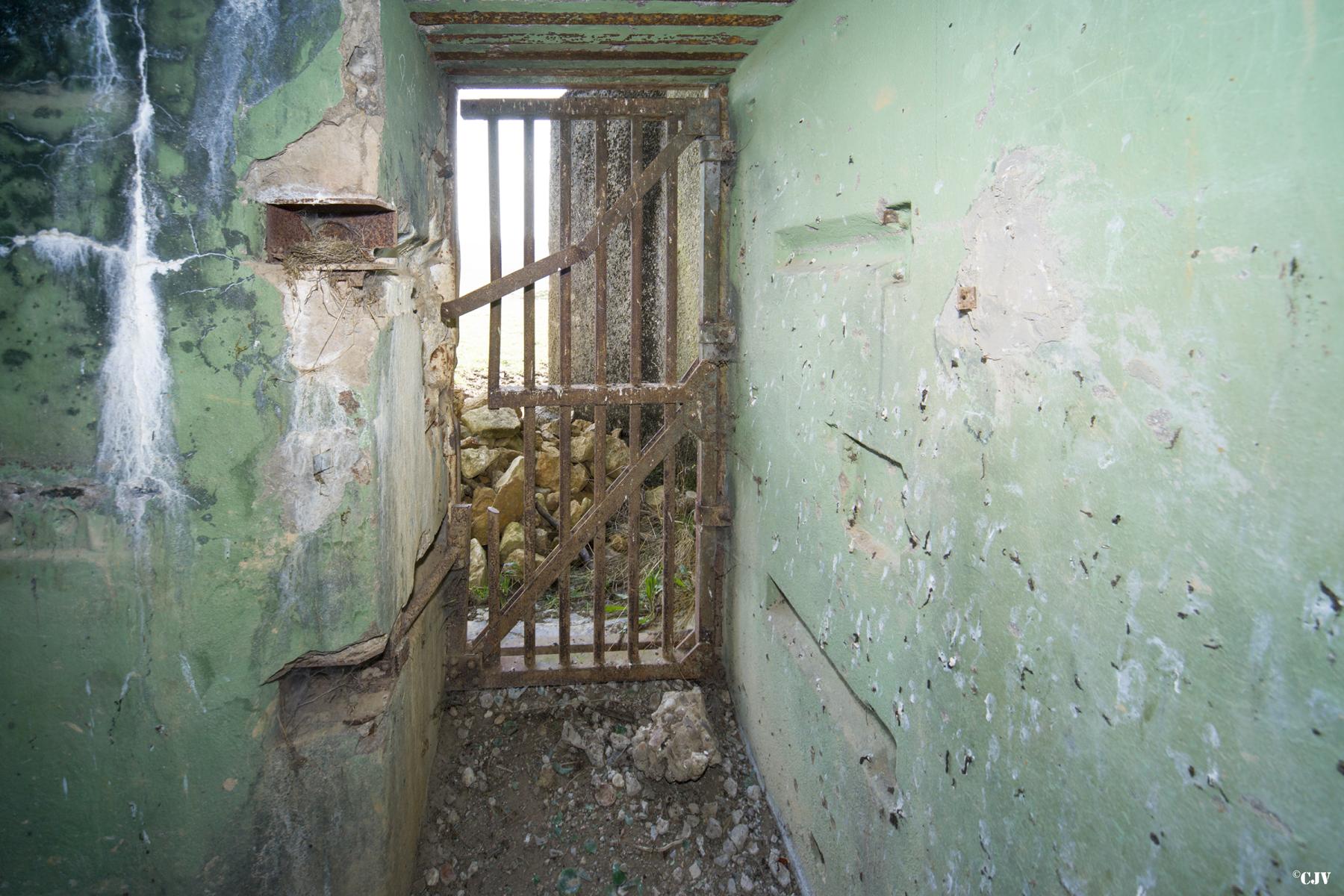 Ligne Maginot - MOIRY - (Casemate d'infanterie - Double) - La grille d'entrée - Lia VERMEULEN