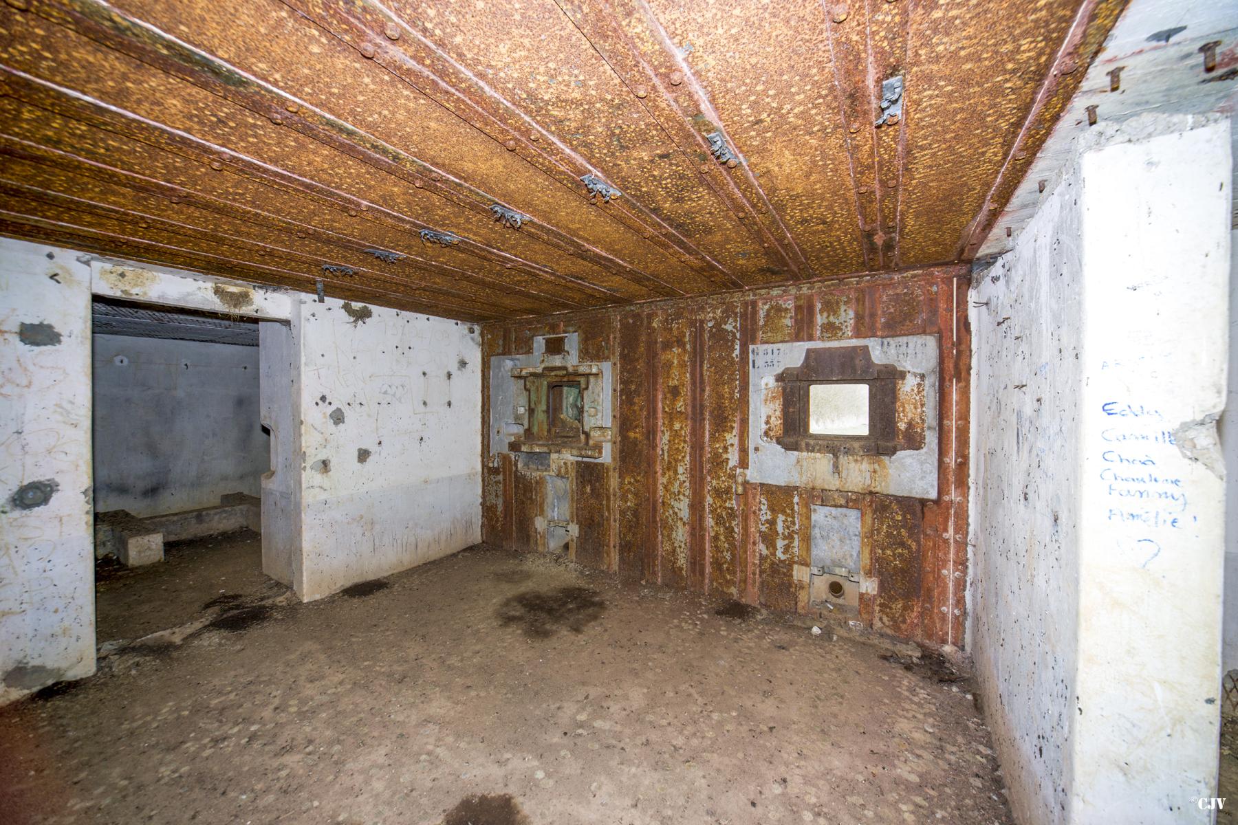Ligne Maginot - MOIRY - (Casemate d'infanterie - Double) - Chambre de tir Est - Lia VERMEULEN