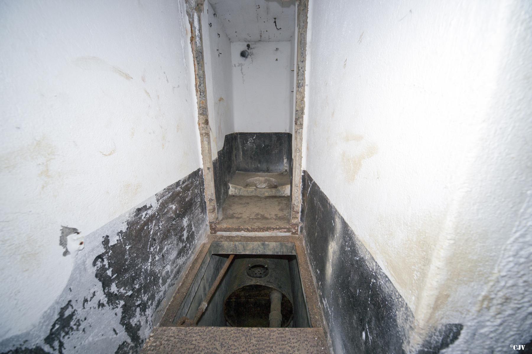 Ligne Maginot - MOIRY - (Casemate d'infanterie - Double) - Toilette - Lia VERMEULEN