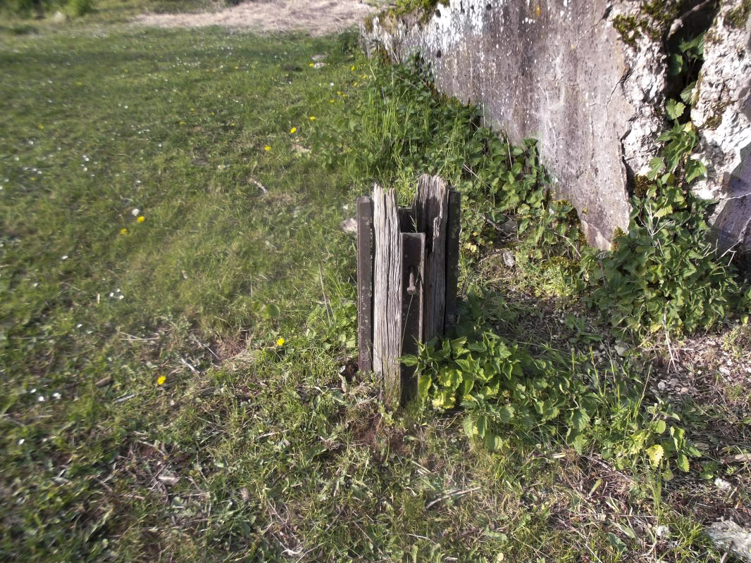 Ligne Maginot - MONTLIBERT - (Casernement) - L'emplacement du mât aux couleurs  - David HARMAND