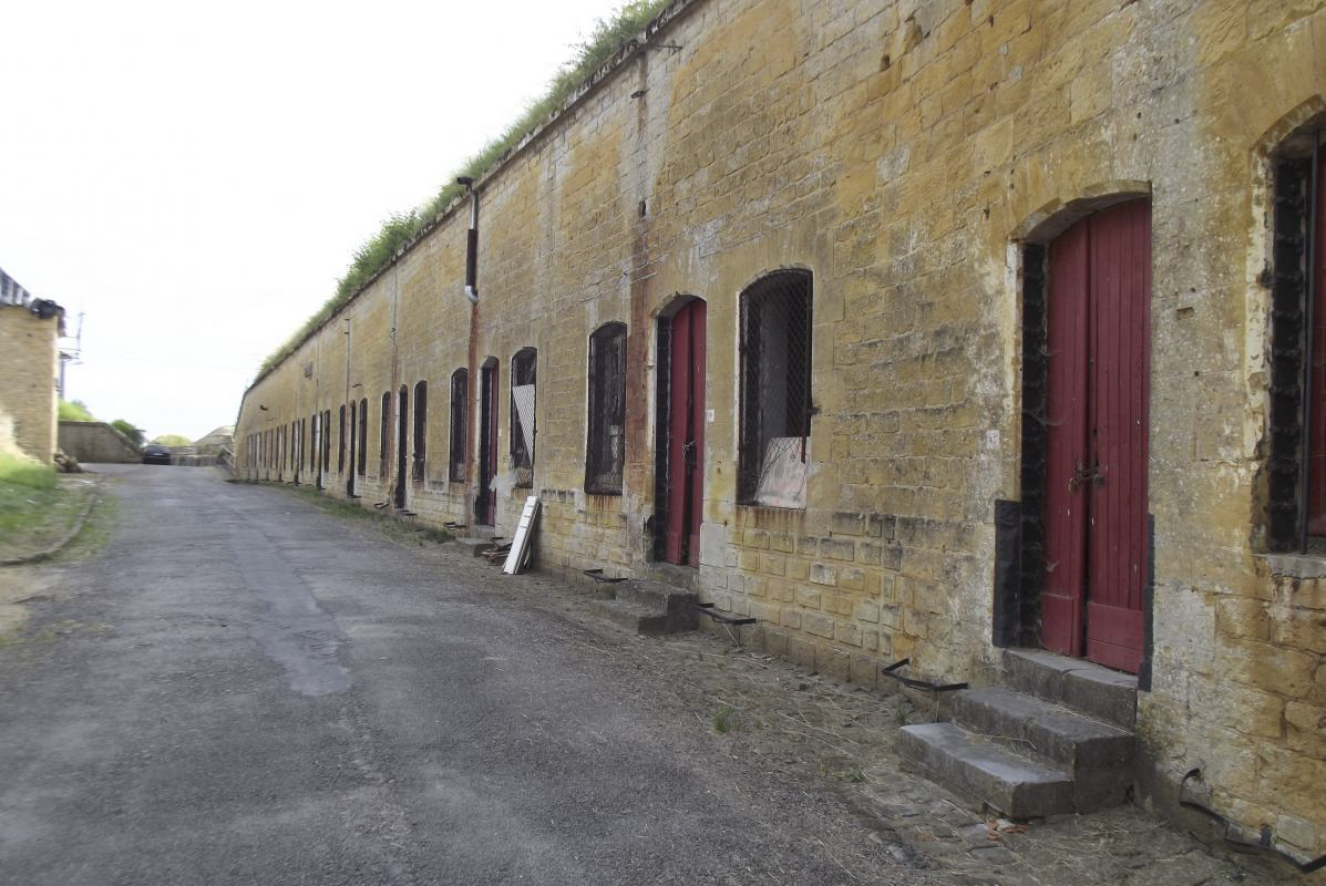 Ligne Maginot - MONTMEDY - (PC de Sous-Secteur) - Casernement de type Séré de Rivières réutilisé par le 155° RIF à sa création  - David HARMAND