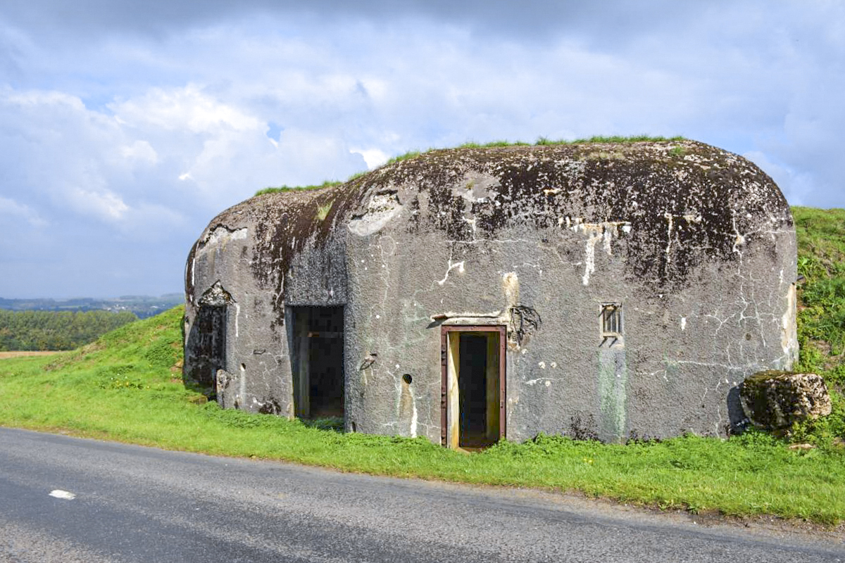 Ligne Maginot - MY1 - VILLY OUEST - (Casemate d'artillerie) - Vue du coté
L'entrée du personnel - LAMBERT Pascal