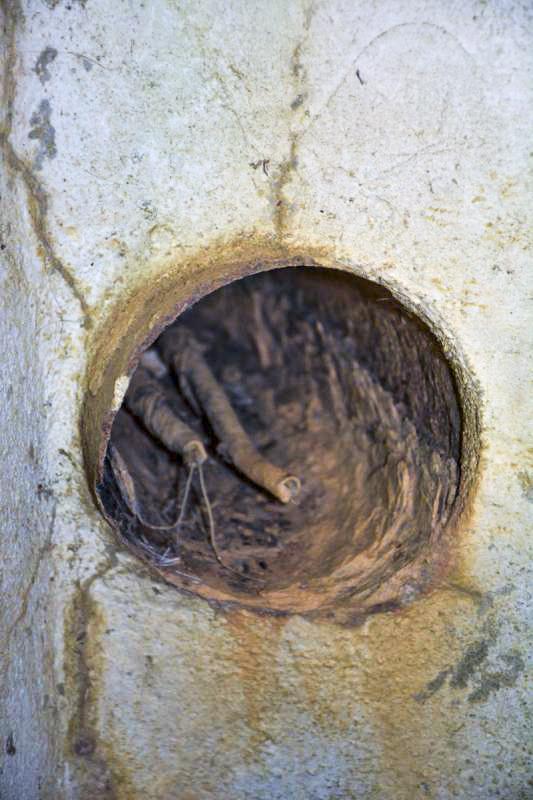 Ligne Maginot - MY1 - VILLY OUEST - (Casemate d'artillerie) - L'arrivée des cables téléphoniques - LAMBERT Pascal