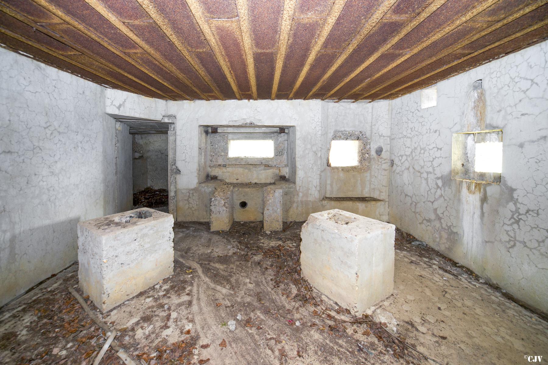 Ligne Maginot - MY4 - (Blockhaus lourd type STG / STG-FCR - Simple) - La chambre de tir avec créneau pour le canon AC et la mitrailleuse - Lia VERMEULEN