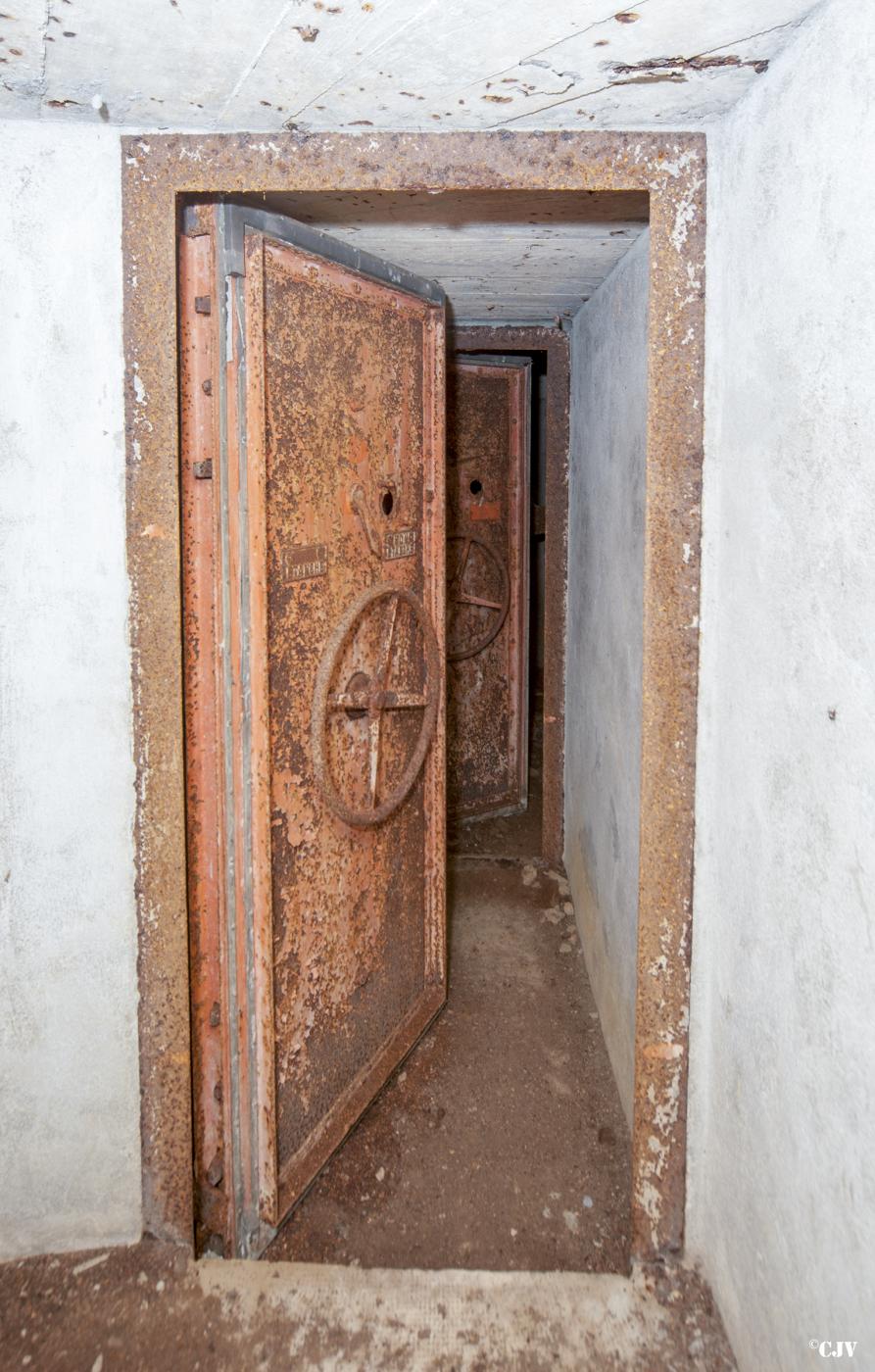 Ligne Maginot - MY10 - (Blockhaus lourd type STG / STG-FCR - Double) - Porte étanche - Lia VERMEULEN