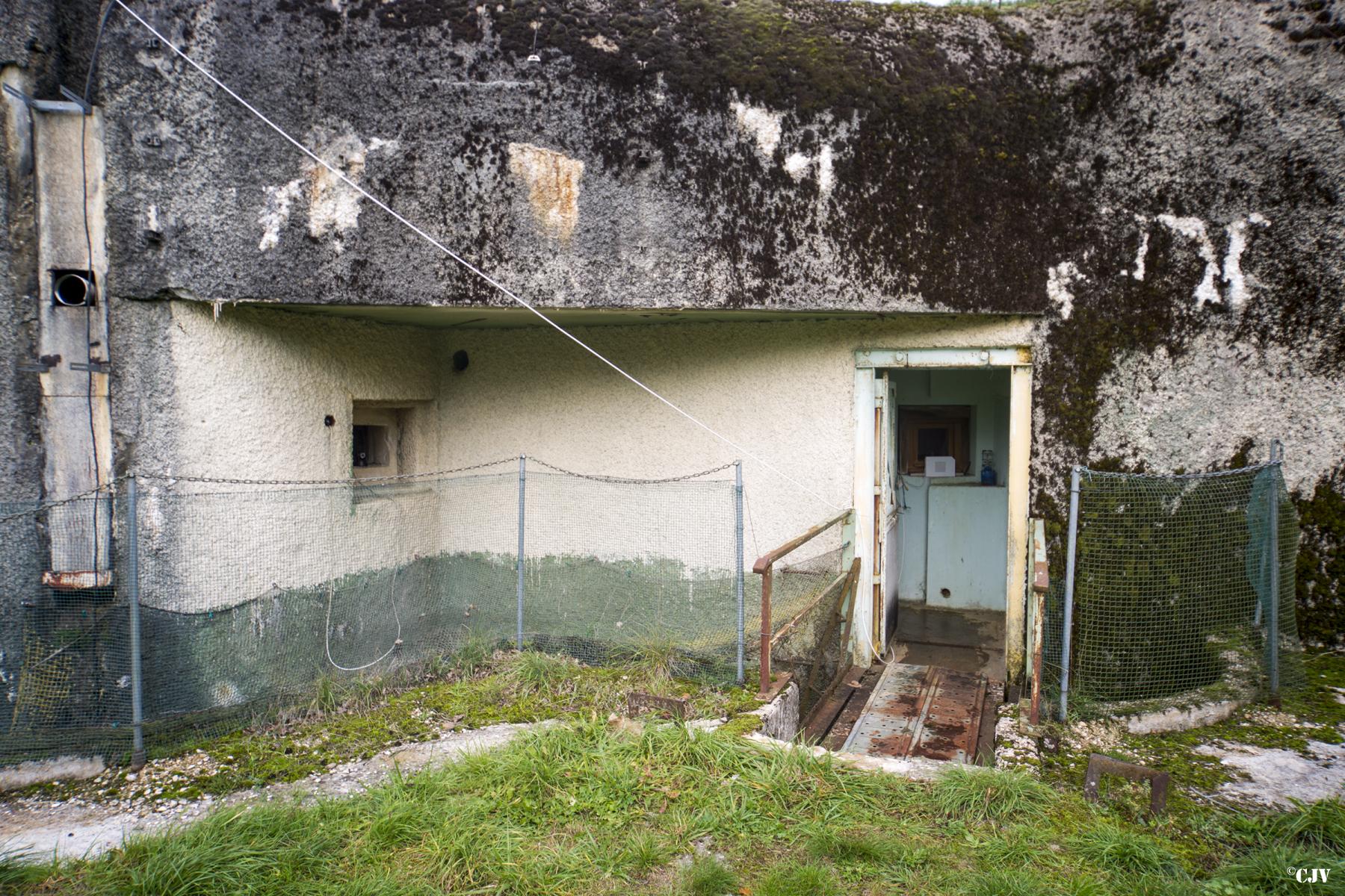 Ligne Maginot - SAINTE MARIE - (Casemate d'infanterie - Simple) - L'entrée de la casemate. Terrain Privé - Lia VERMEULEN