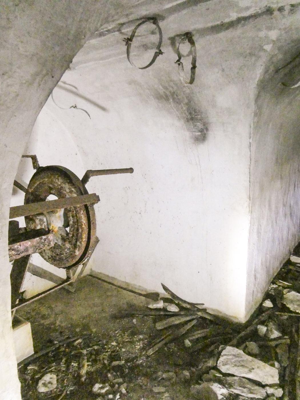 Ligne Maginot - PLANET - (Ouvrage d'infanterie) - Alvéole pour le ventilateur et le matériel du génie. - ELLENA Daniel - CUNY Philippe
