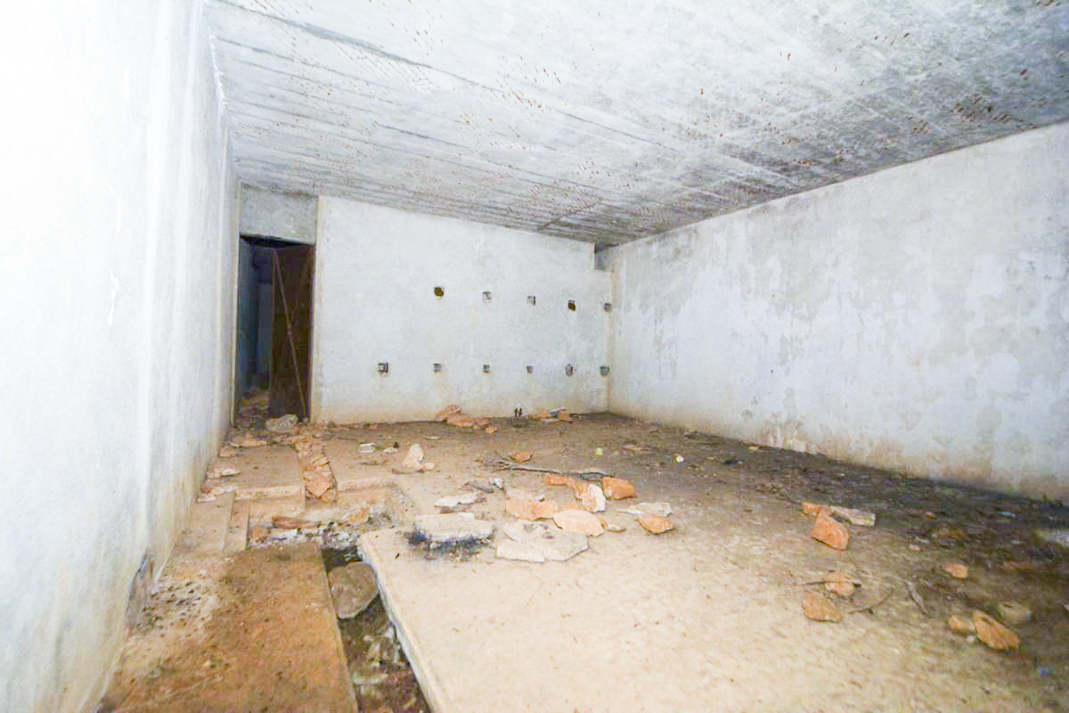 Ligne Maginot - SAINT WALFROY (4° BON - 155° RIF) - (PC de Quartier) - La plus grande pièce du PC, vue du coté opposé - LAMBERT Pascal