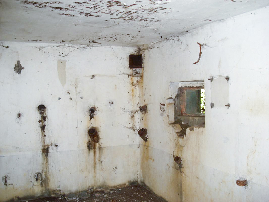Ligne Maginot - SAPOGNE - (Ouvrage d'infanterie) - Créneau FM vers St Walfroy - R Tucker