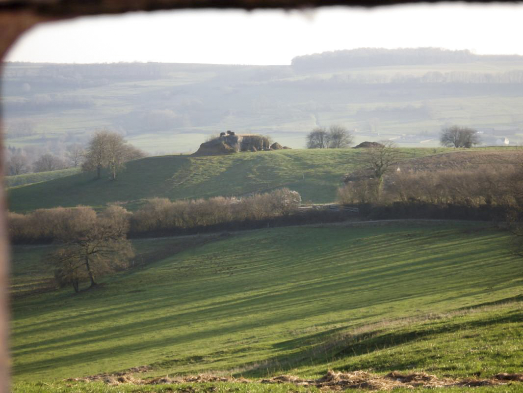 Ligne Maginot - THONNE LE THIL - (Casemate d'infanterie - Double) - Vue vers Guerlette pris du créneau - R Tucker