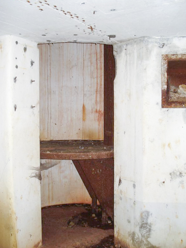 Ligne Maginot - THONNE LE THIL - (Casemate d'infanterie - Double) -  - R Tucker