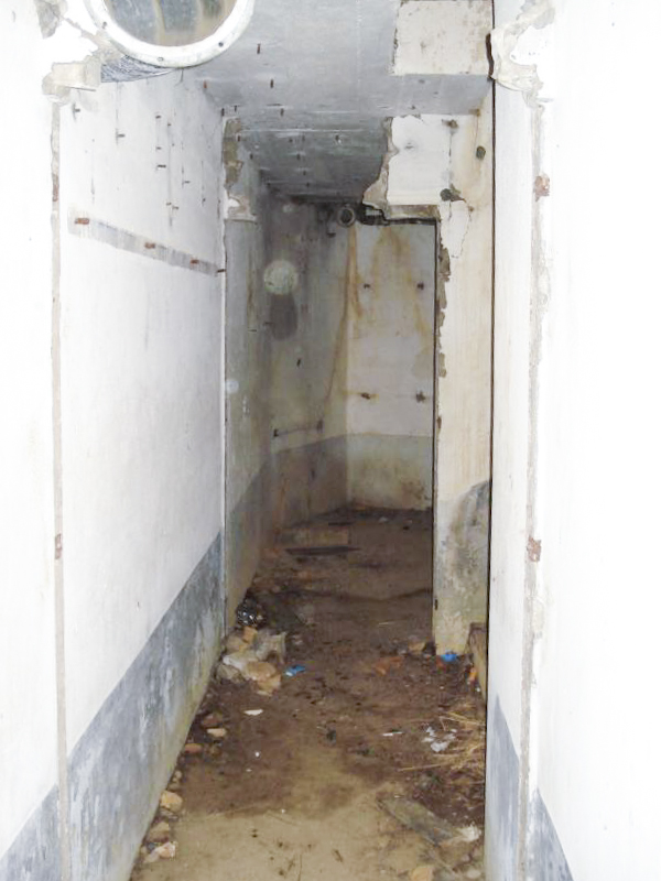 Ligne Maginot - THONNE LE THIL - (Casemate d'infanterie - Double) -  - R Tucker