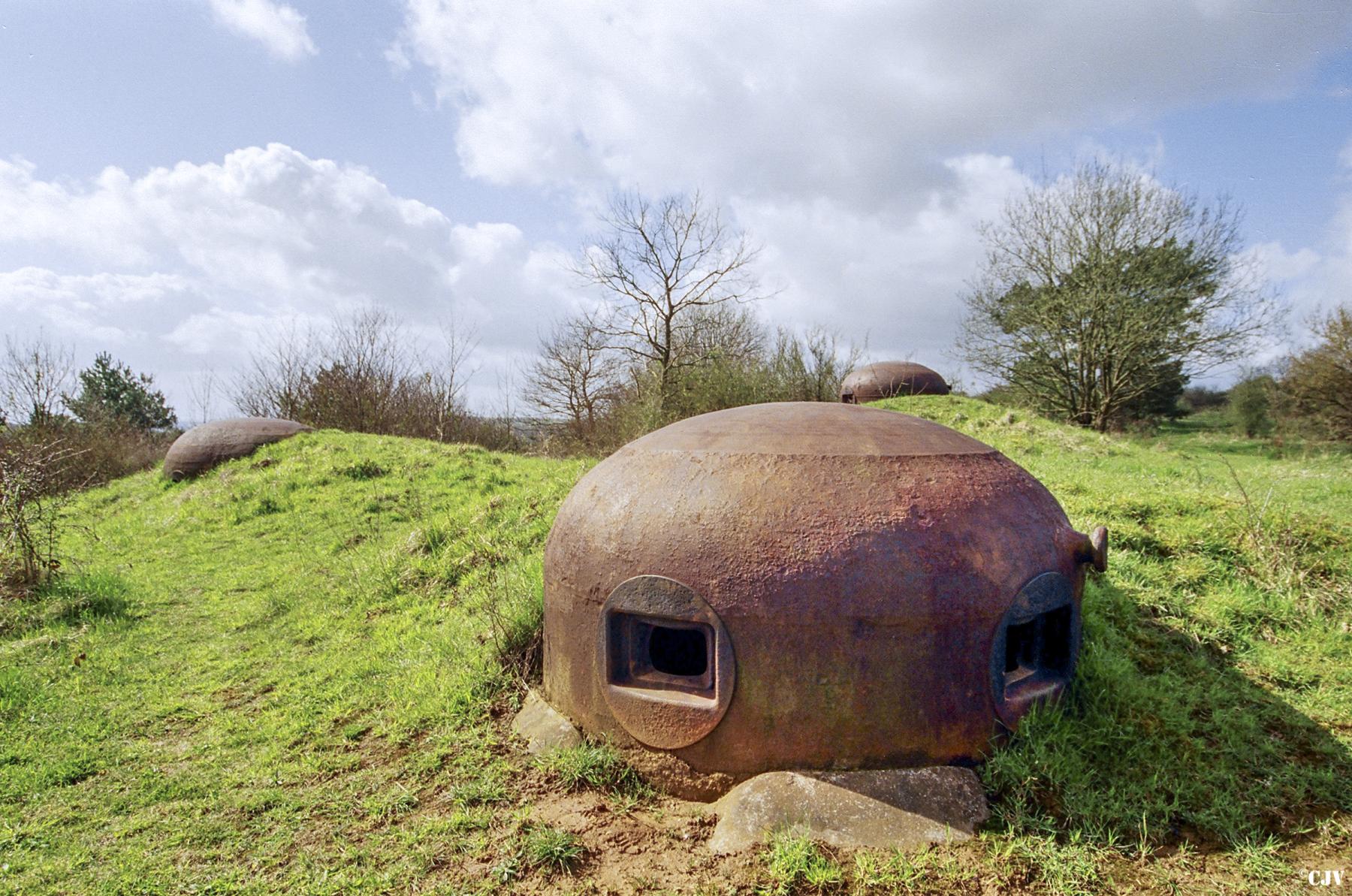 Ligne Maginot - VELOSNES - (Ouvrage d'artillerie) - Bloc 2
 - Lia VERMEULEN