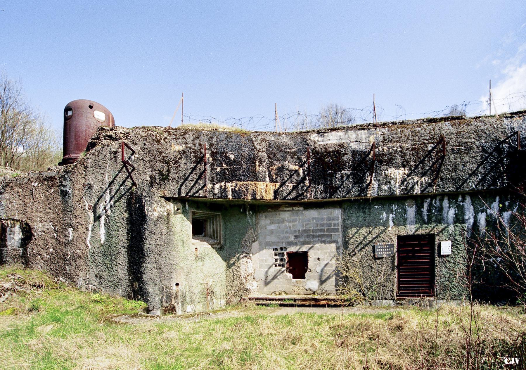 Ligne Maginot - VELOSNES - (Ouvrage d'artillerie) - Bloc 6
Entree mixte - Lia VERMEULEN