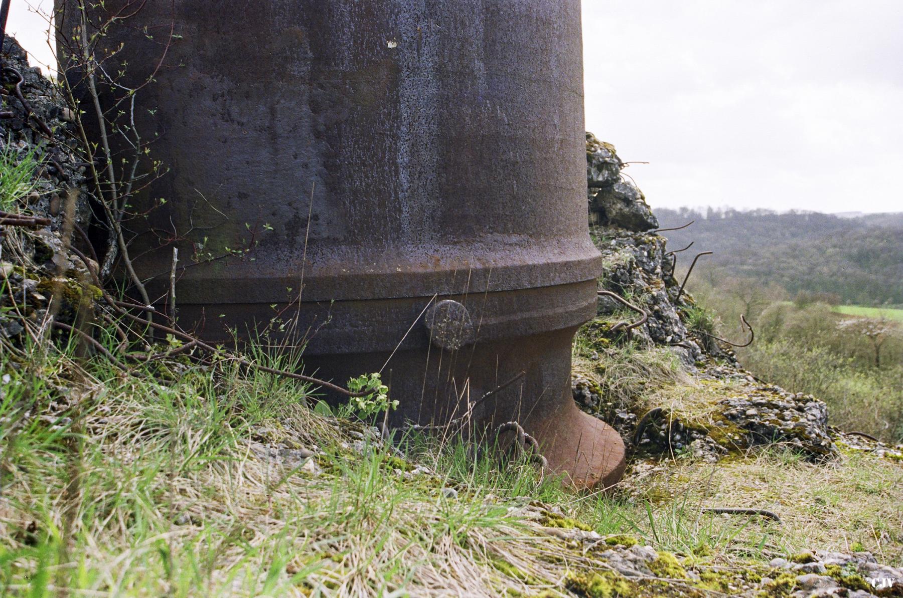 Ligne Maginot - VELOSNES - (Ouvrage d'artillerie) - Bloc 6
Entrée mixte
La tentative de récupération avortée sur la cloche GFM de gauche - Lia VERMEULEN