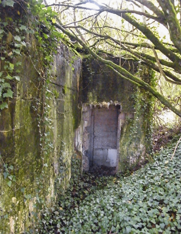 Ligne Maginot - G10 - (Blockhaus lourd type STG / STG-FCR - Simple) - L'entr♪0e - Jean-Louis AUBLET & Sylvie MAINGUIN