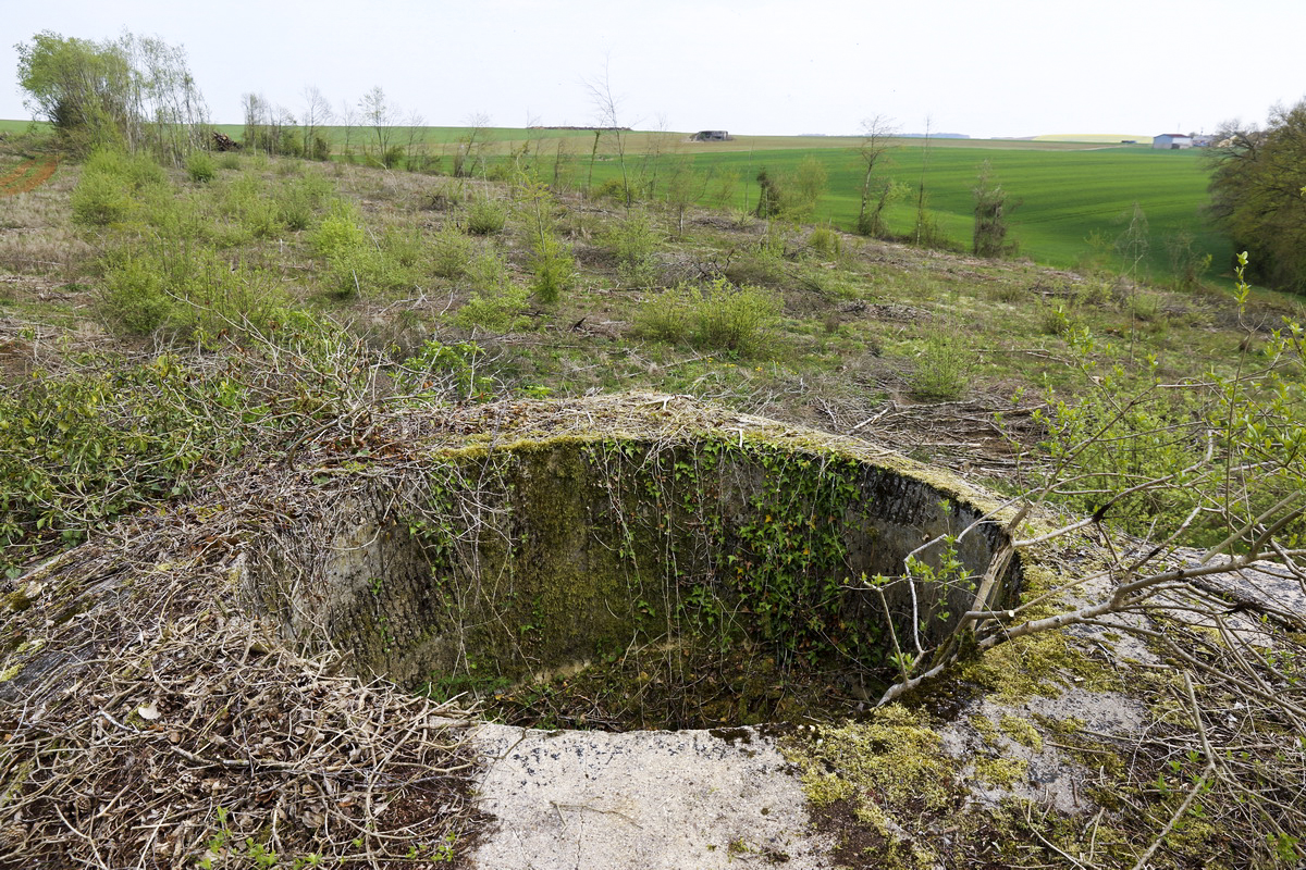 Ligne Maginot - LA HIGNY - (Casemate d'artillerie) - Emplacement de la cloche GFM - Alain Perouffe