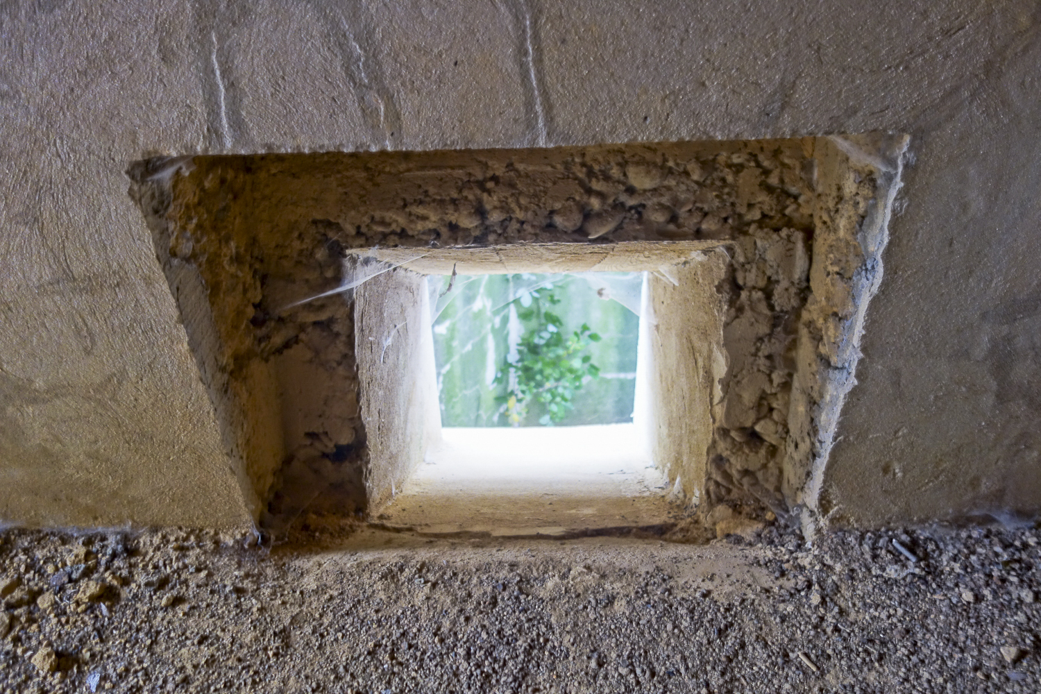 Ligne Maginot - LA HIGNY - (Casemate d'artillerie) - Conduit d'évacuation des douilles de 75 - Michel Teiten