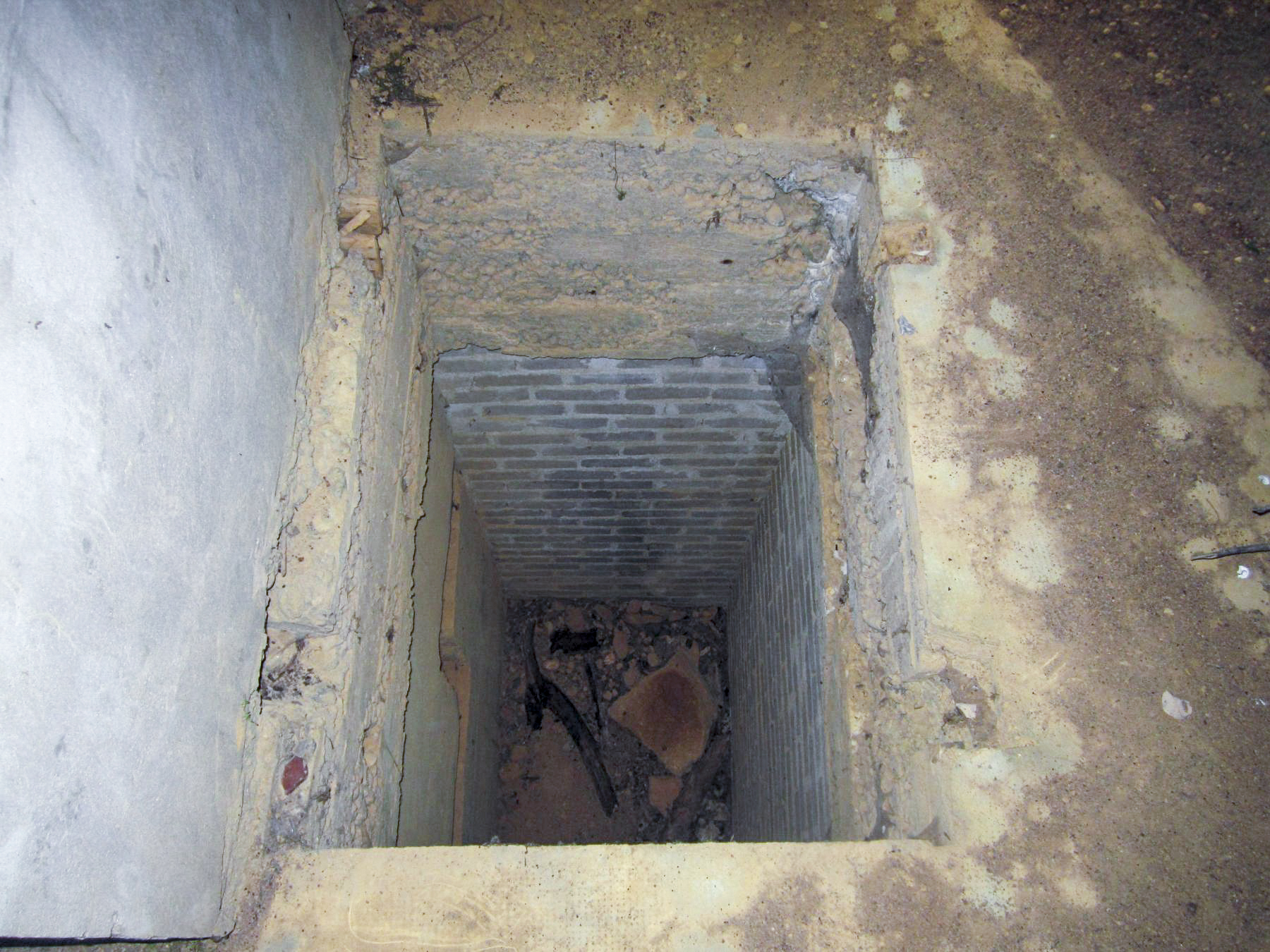 Ligne Maginot - LA HIGNY - (Casemate d'artillerie) - Réservation pour monte-charge à munitions - Gregory Fuchs