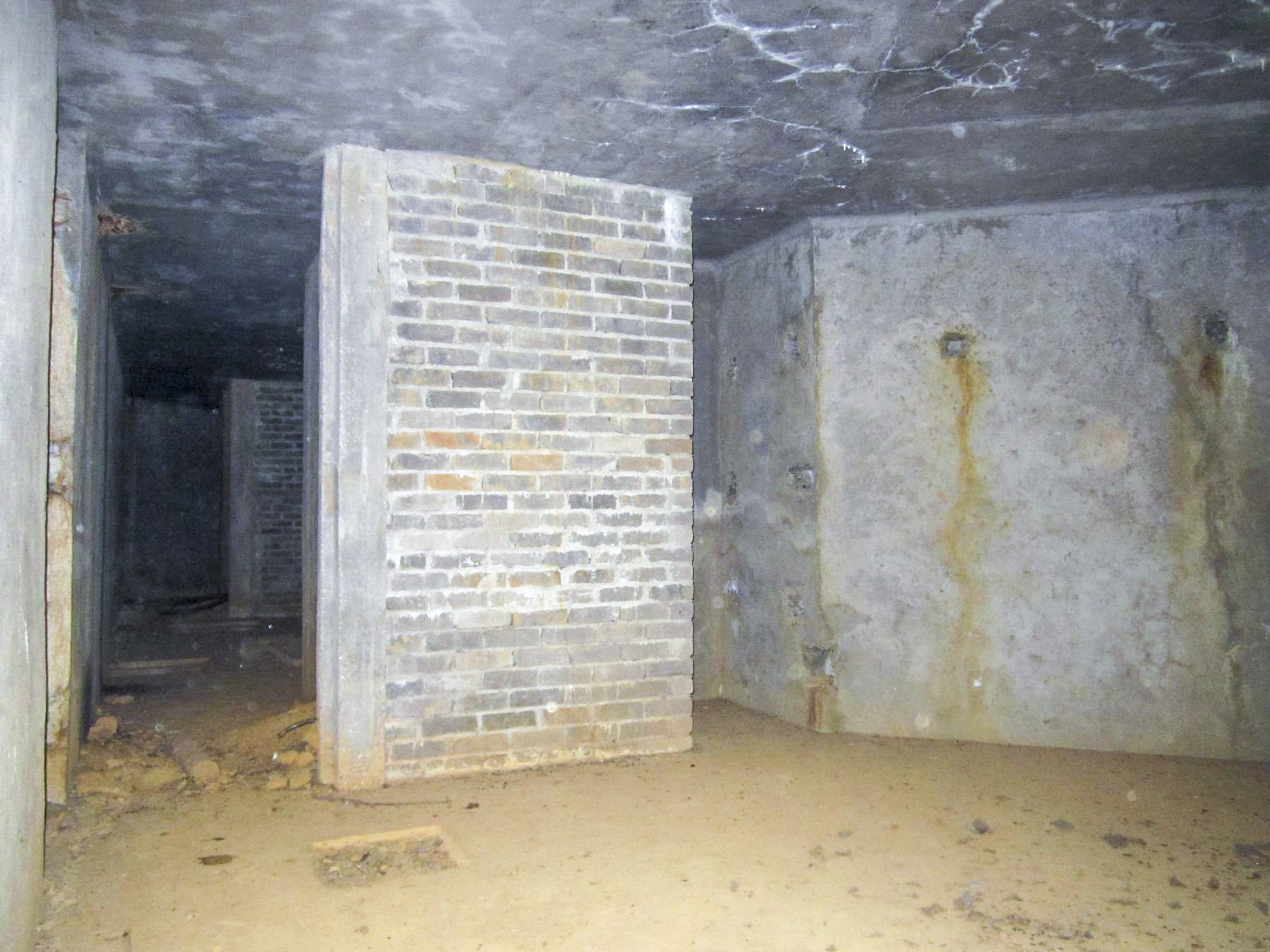 Ligne Maginot - LA HIGNY - (Casemate d'artillerie) - Sous-sol
Locaux de stockage des munitions - Gregory Fuchs