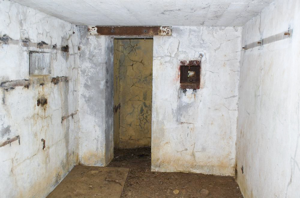 Ligne Maginot - MB14 - (Blockhaus pour canon) - Vue intérieure de l'entrée - Christian RICHON/devoitine520