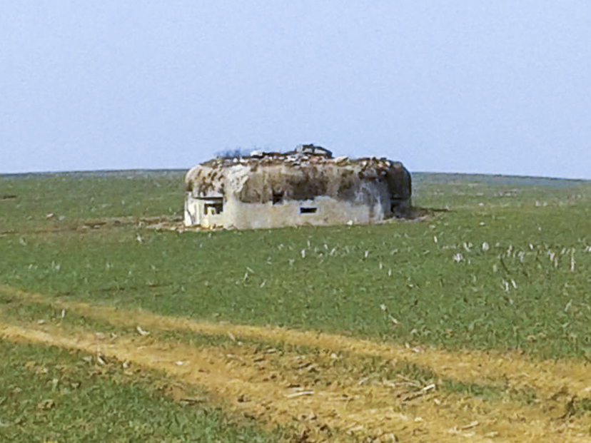 Ligne Maginot - MB19 - (Blockhaus pour arme infanterie) - Situé dans un champ il surveillait une grande surface de terrain - Christian RICHON/devoitine520