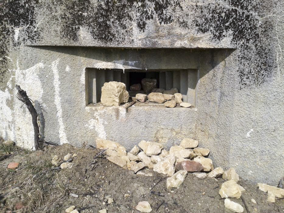 Ligne Maginot - MB19 - (Blockhaus pour arme infanterie) - Les créneaux de tir - Christian RICHON/devoitine520