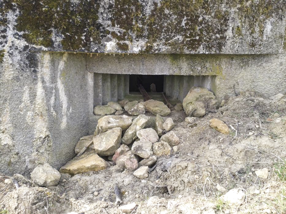 Ligne Maginot - MB19 - (Blockhaus pour arme infanterie) - Créneau de tir - Christian RICHON/devoitine520